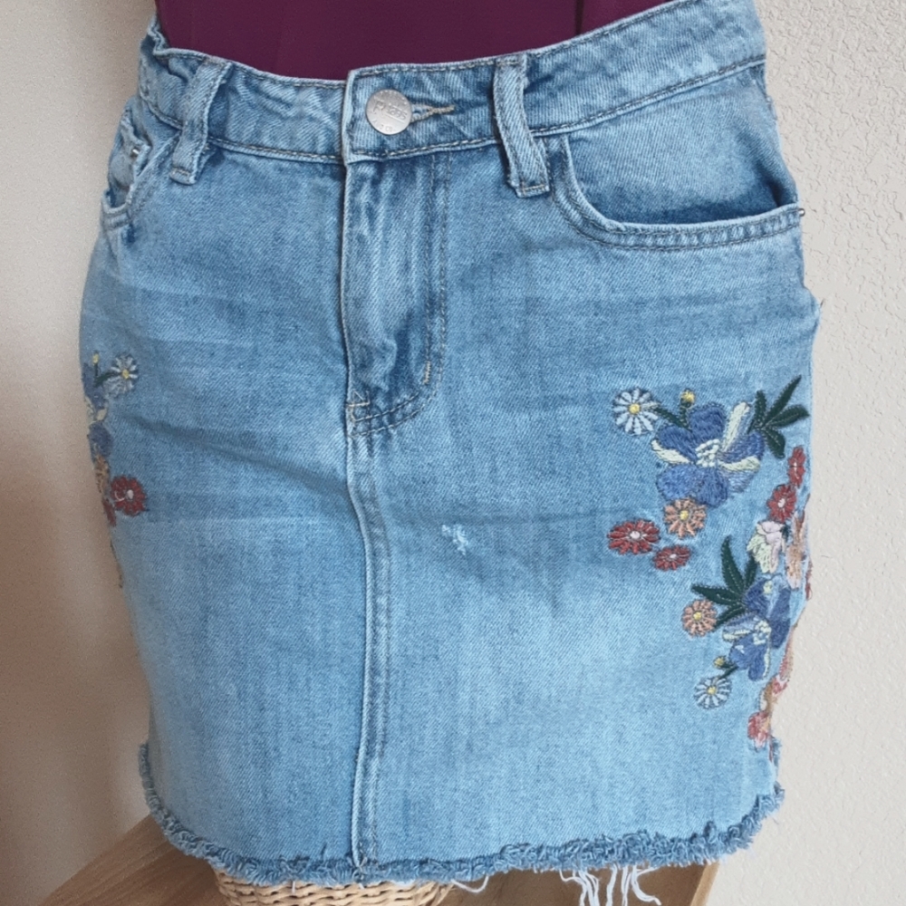 Floral Embroidered Jean Skirt Vintage & Distressed